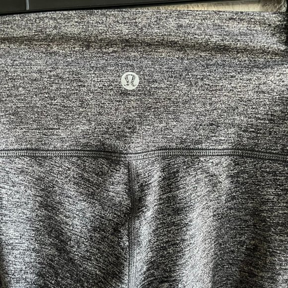 Lululemon Women's High Rise Leggings 6 Wunder Gray Cropped Size 2 - Picture 8 of 8